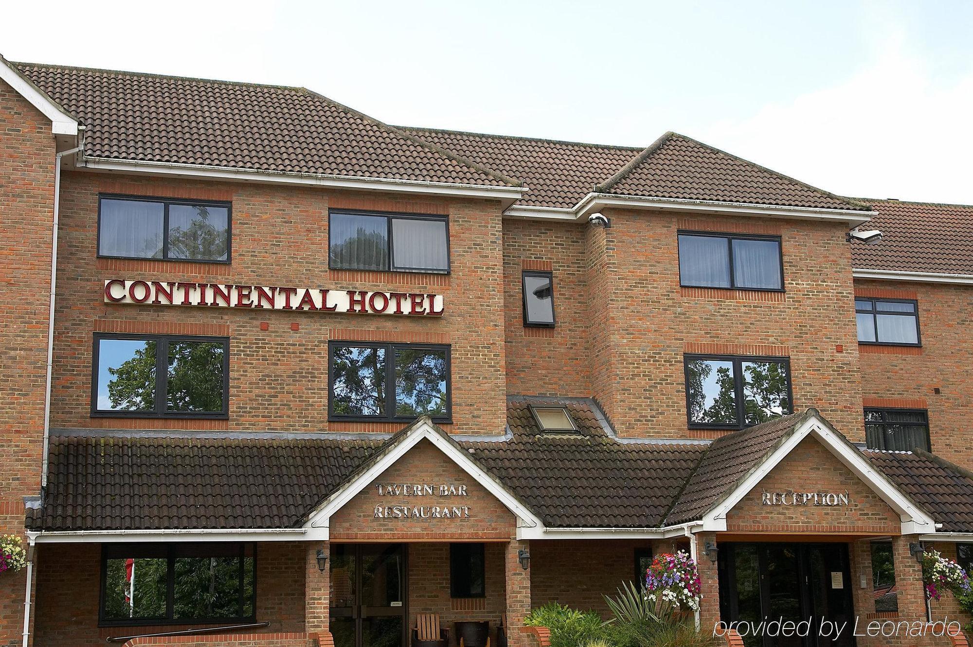Lakeside Continental Hotel キャンバリー エクステリア 写真