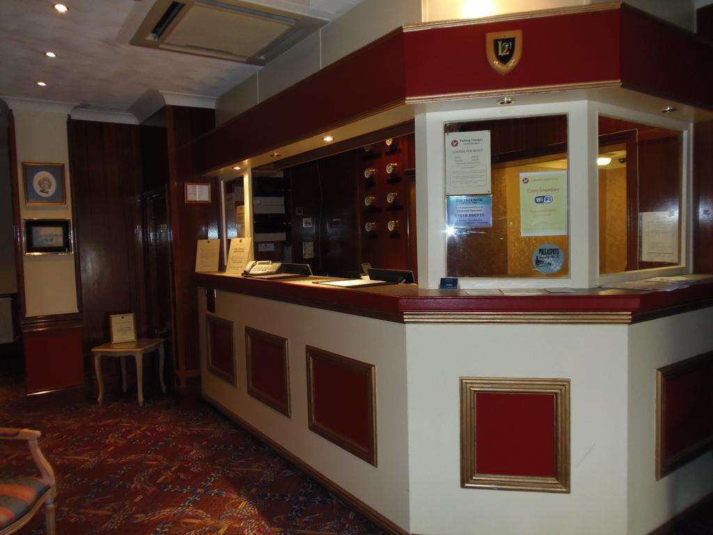 Lakeside Continental Hotel キャンバリー エクステリア 写真